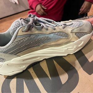 Adidas Yeezy boost 700 V2 Lace